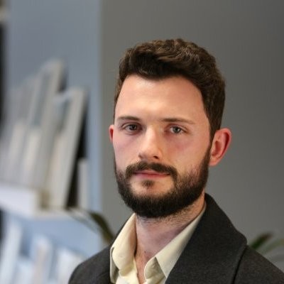 Dr Daniel Simmons